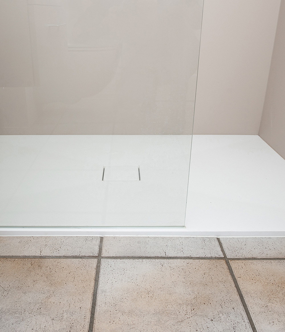 steinhaus-duschumbau-referenz-remetschwil-detail-duschflaeche-2